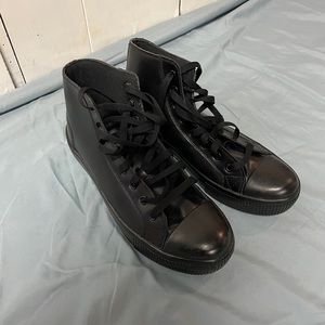 Chuck style TREDSAFE shoes slip resistant size 11